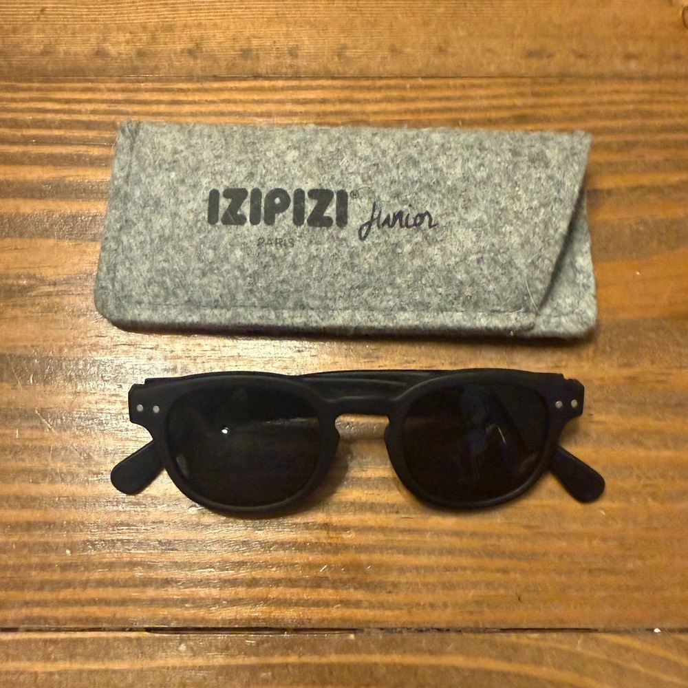 Izipizi Sun Junior Childrens Sunglasses Black Kids with Case